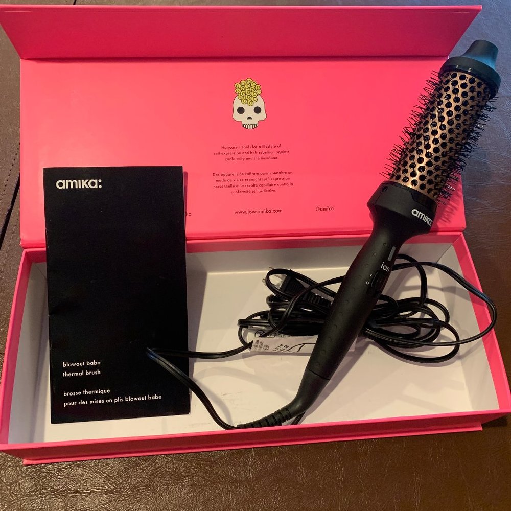 Amika: Blowout Babe Thermal Brush in Excellent Used Condition
